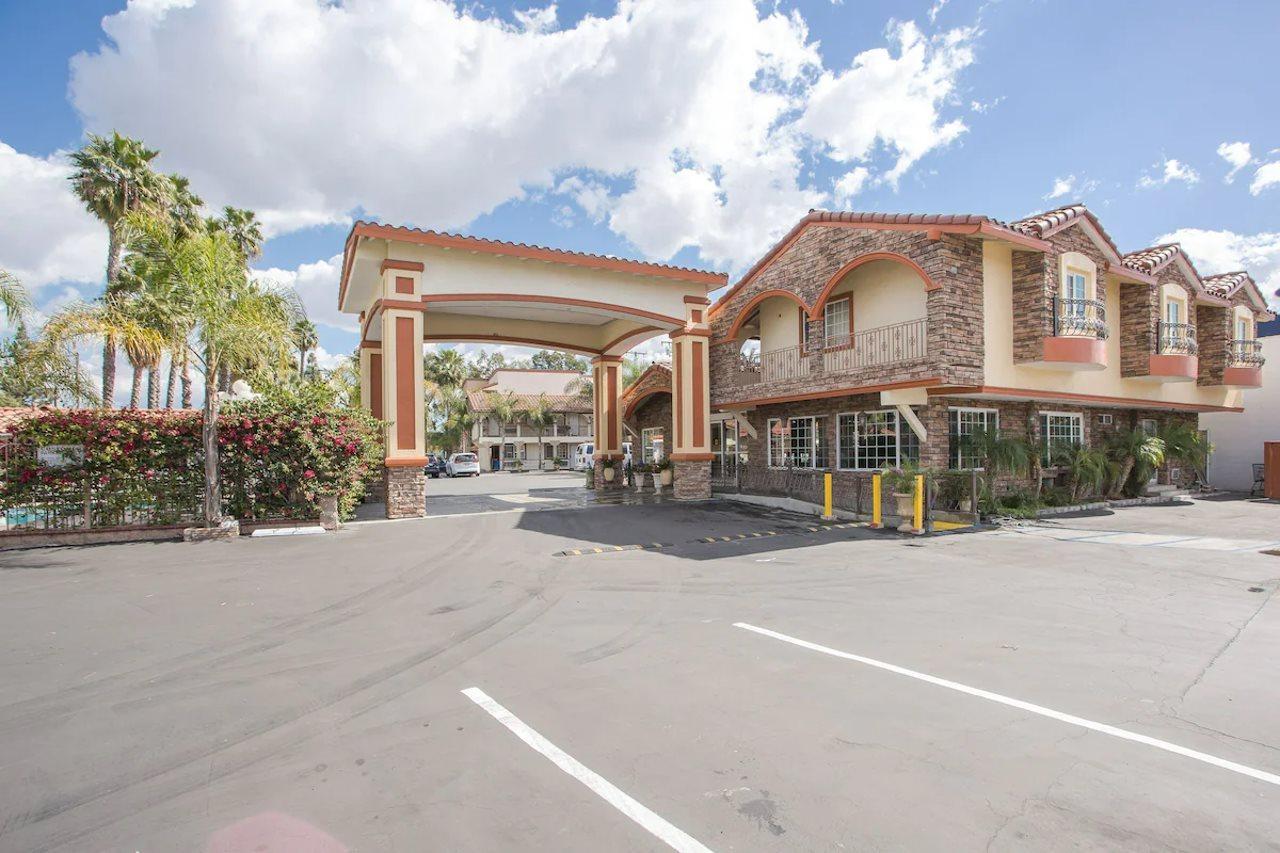 Best Inn & Suites Buena Park Εξωτερικό φωτογραφία