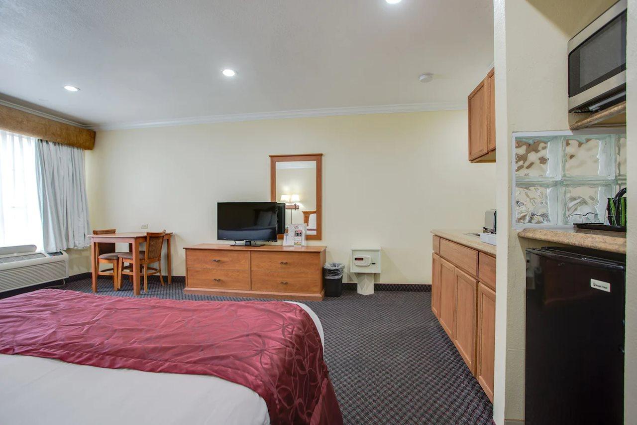 Best Inn & Suites Buena Park Εξωτερικό φωτογραφία