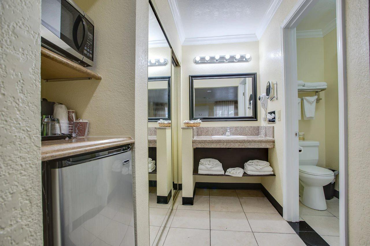 Best Inn & Suites Buena Park Εξωτερικό φωτογραφία